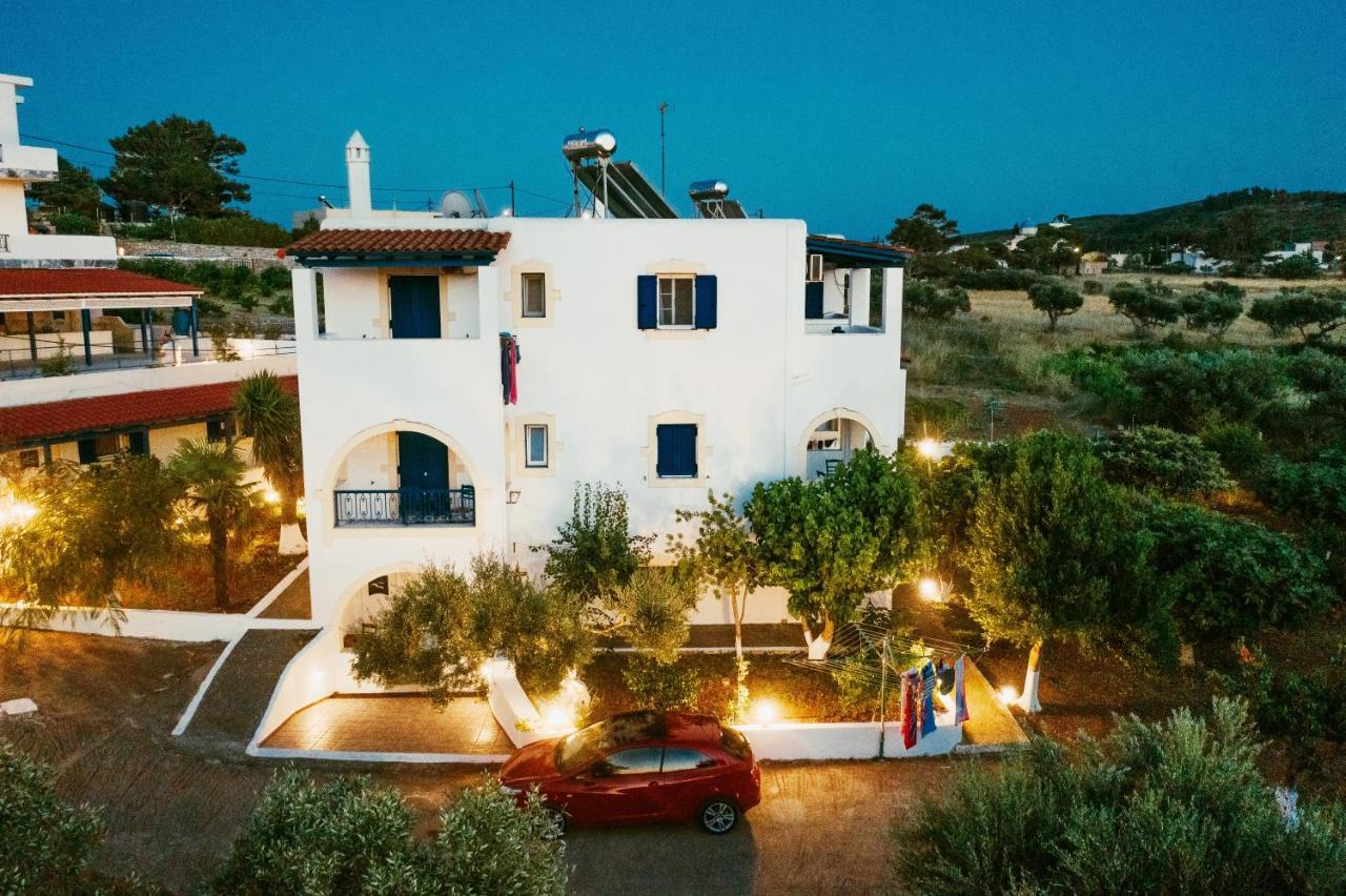 Theofilos Appartements Livadi  エクステリア 写真