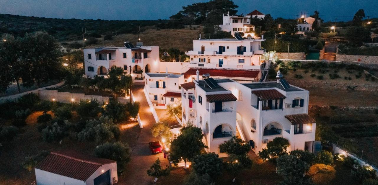 Theofilos Appartements Livadi  エクステリア 写真