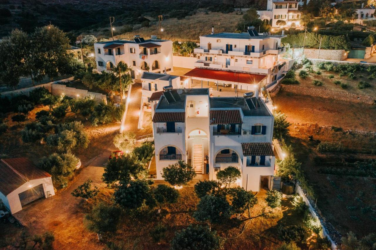 Theofilos Appartements Livadi  エクステリア 写真