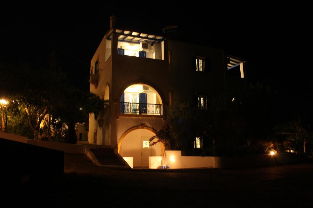 Theofilos Appartements Livadi  エクステリア 写真